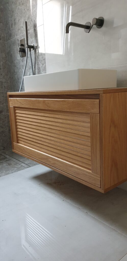 Slatted Plywood on Oak - Image 4