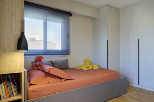 Corner Closet - Image 3