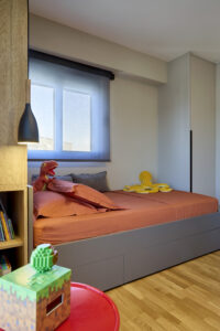 Corner Closet - Image 4