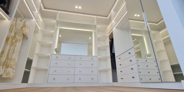 Elegant White Dressing Room - Image 5