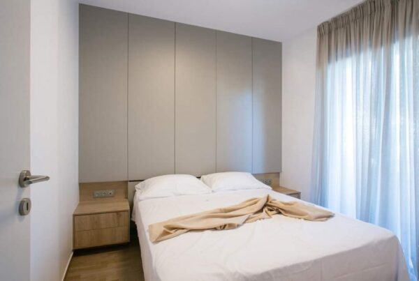 Embeded Closet - Image 2
