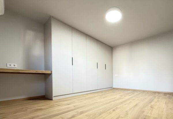 Built in Natural Grey - Image 2