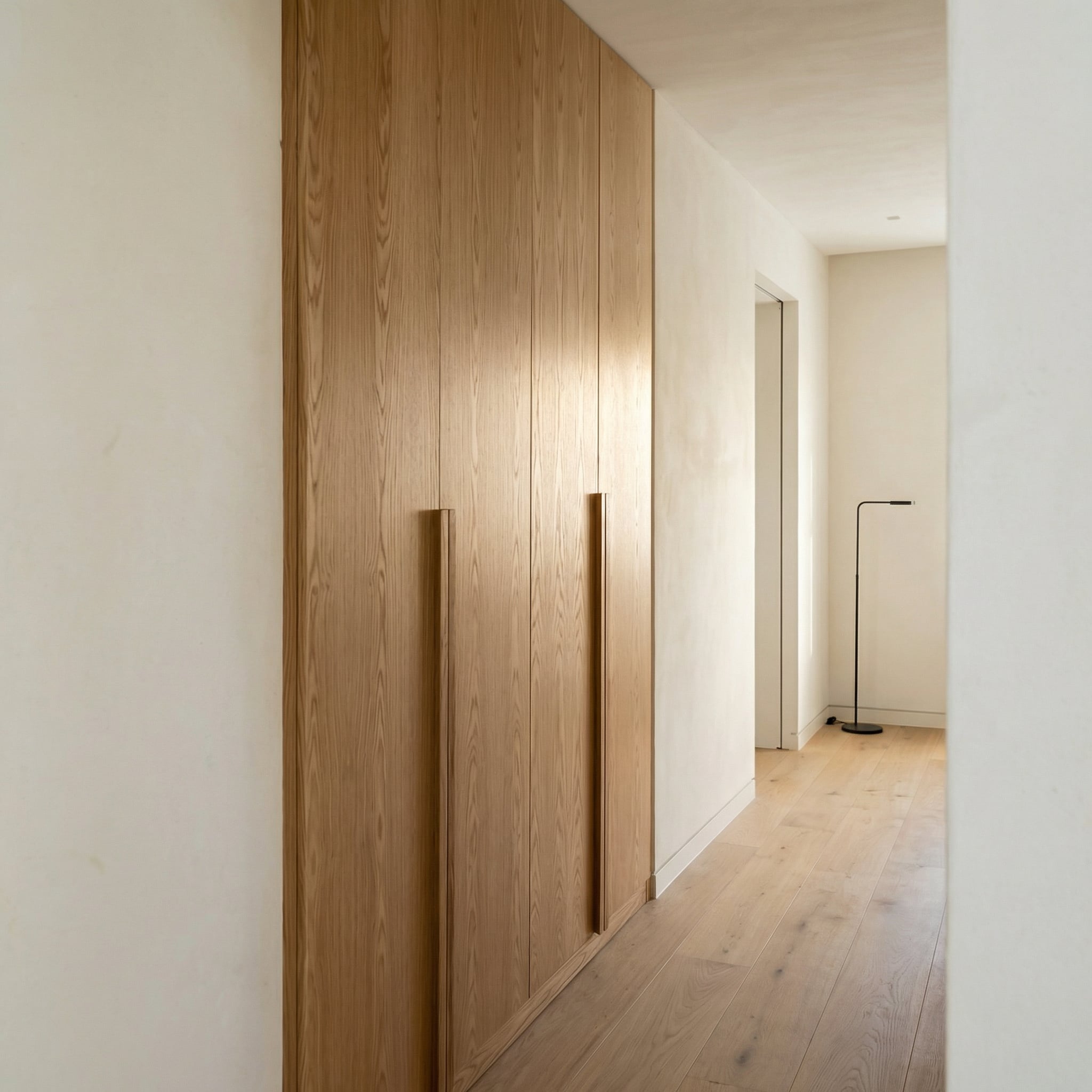 gyh_Iom1Pp8ktT7-s8Awb_ej11Ny3k_00001 The Vertical Spine Closet - Image 1