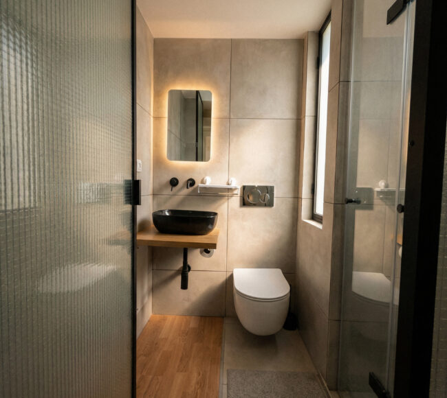 QhcF21FUTULa1TeXBx99T_2OIX8cue_00001